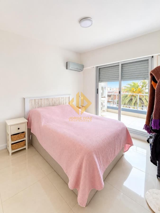 Venta Apartamento en Península - Edificio Ayres del Puerto, a cuadras del puerto