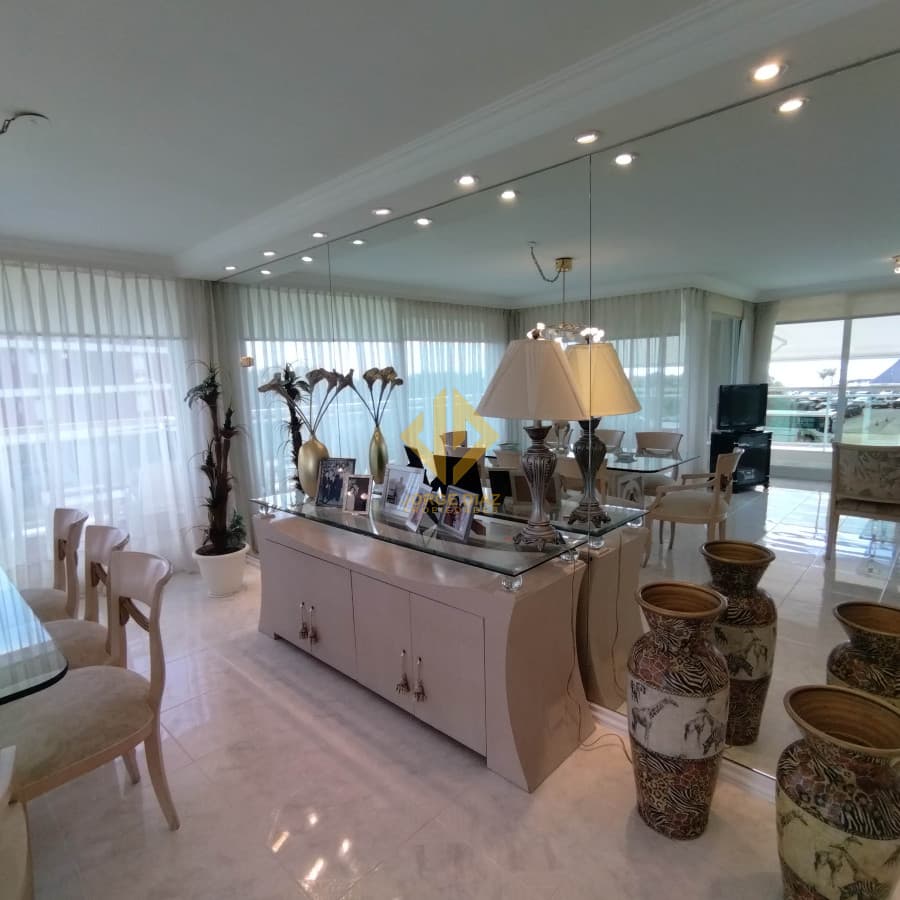 Alquiler de temporada frente al mar en Mansa - 3 suites, del 10 al 31 de enero
