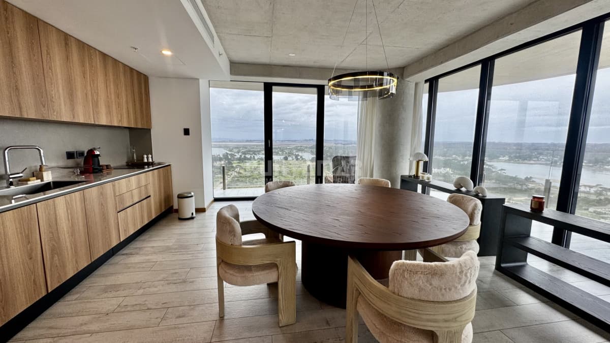 ALQUILER IMPONENTE APARTAMENTO 2 DORMITORIOS EN SURFSIDE  -