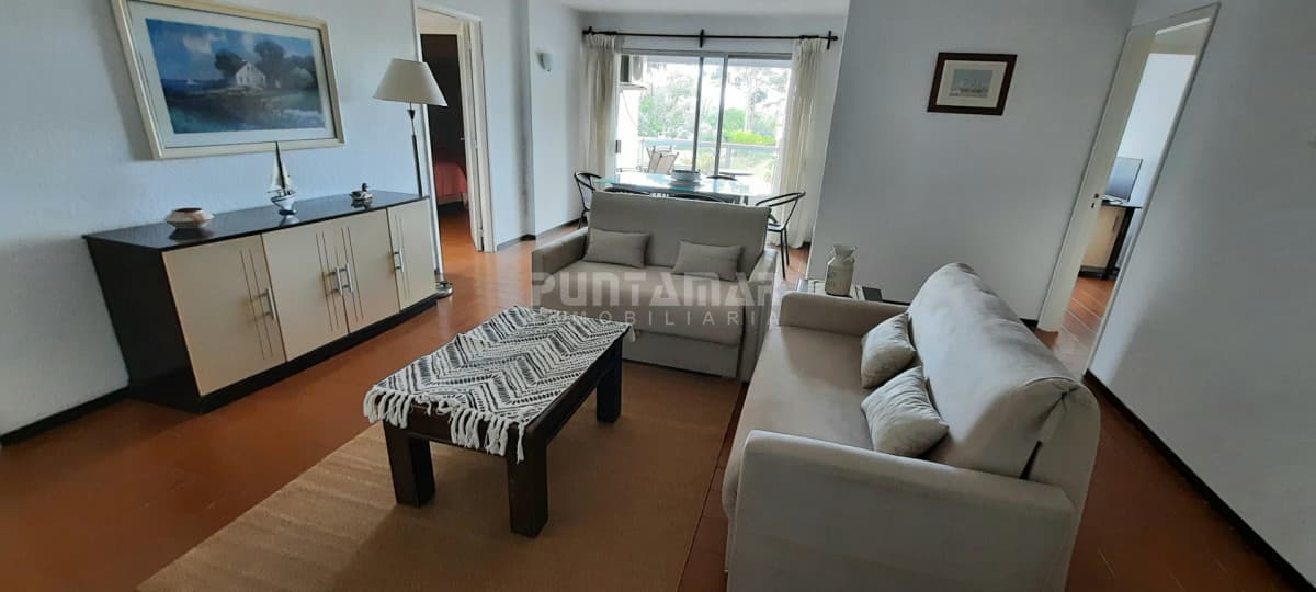 DEPARTAMENTO DE 3 DORMITORIOS CON BALCON   -