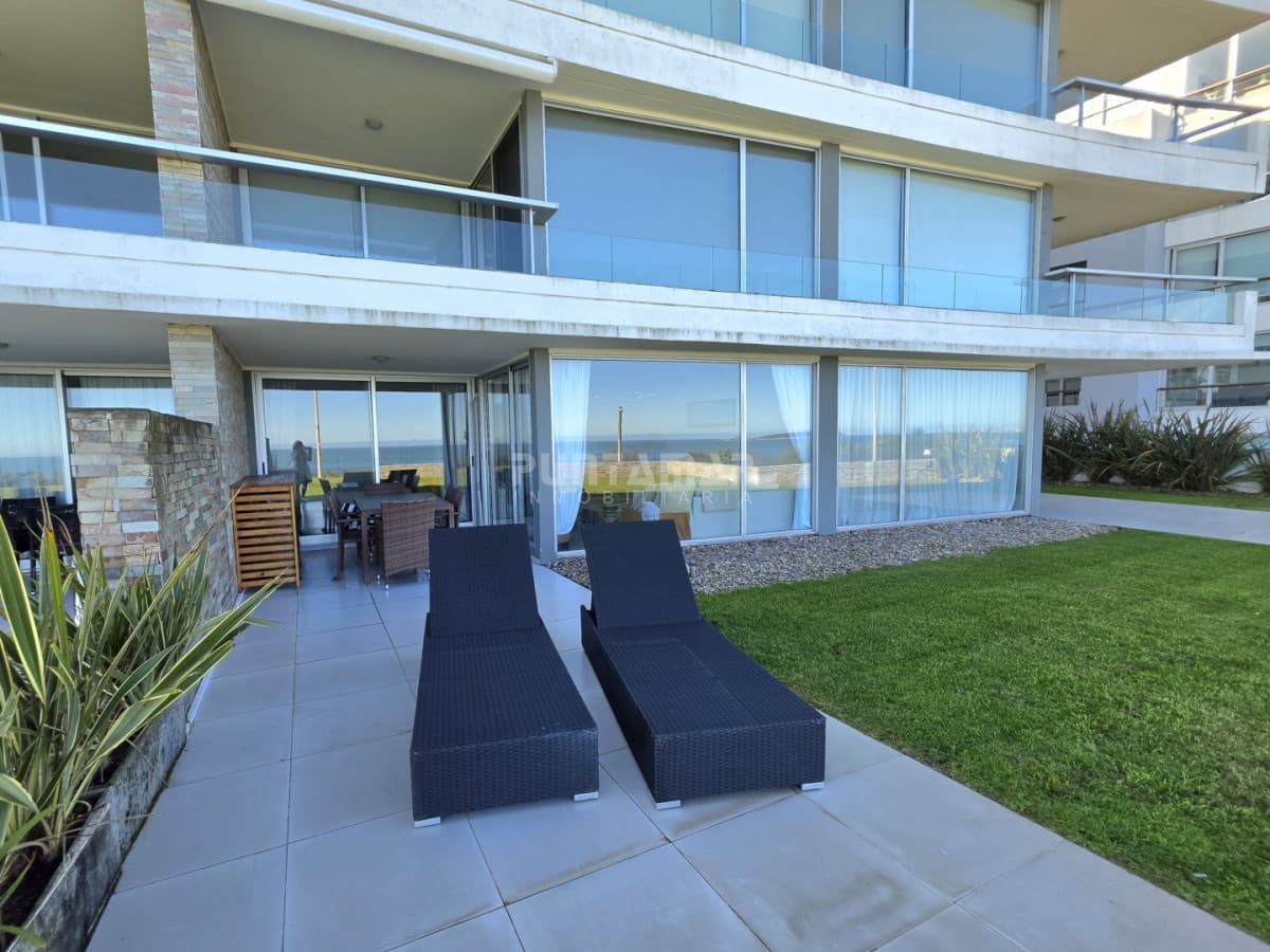 DEPARTAMENTO DE 2 DORMITORIOS CON VISTA AL MAR  -