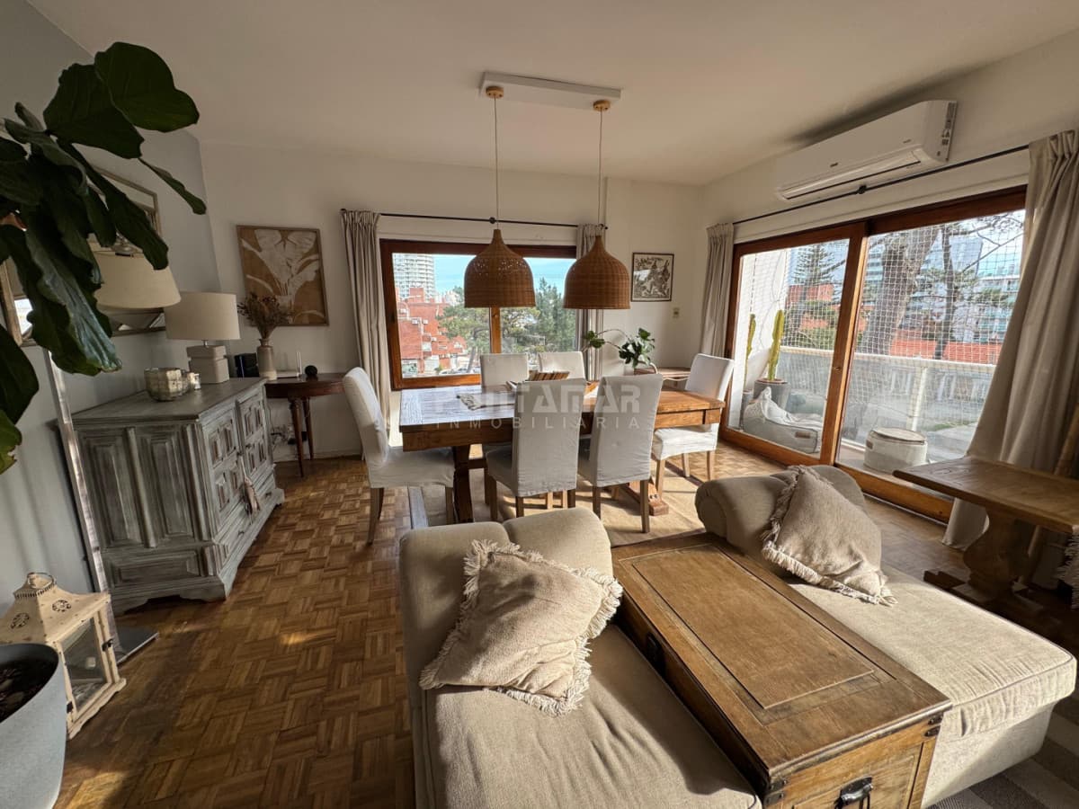 Apartamento ID.213910 - VENTA DEPARTAMENTO 3 DORMITORIOS CON GARAGE EN PLAZA MEXICO