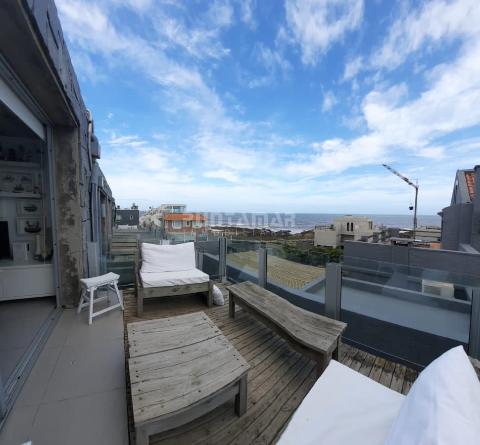 APARTAMENTO DE 4 DORMITORIOS CON INCREIBLES VISTAS AL MAR  -