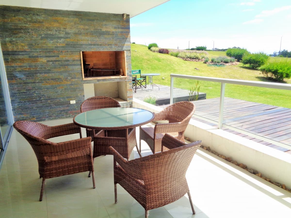 Apartamento ID.211840 - DIVINO APARTAMENTO UBICADO EN PLANTA BAJA CON TERRAZA AL PARQUE , PARRILLERO PROPIO Y  VISTA PANORAMICA HACIA LA PLAYA Y PUESTA DE SOL.