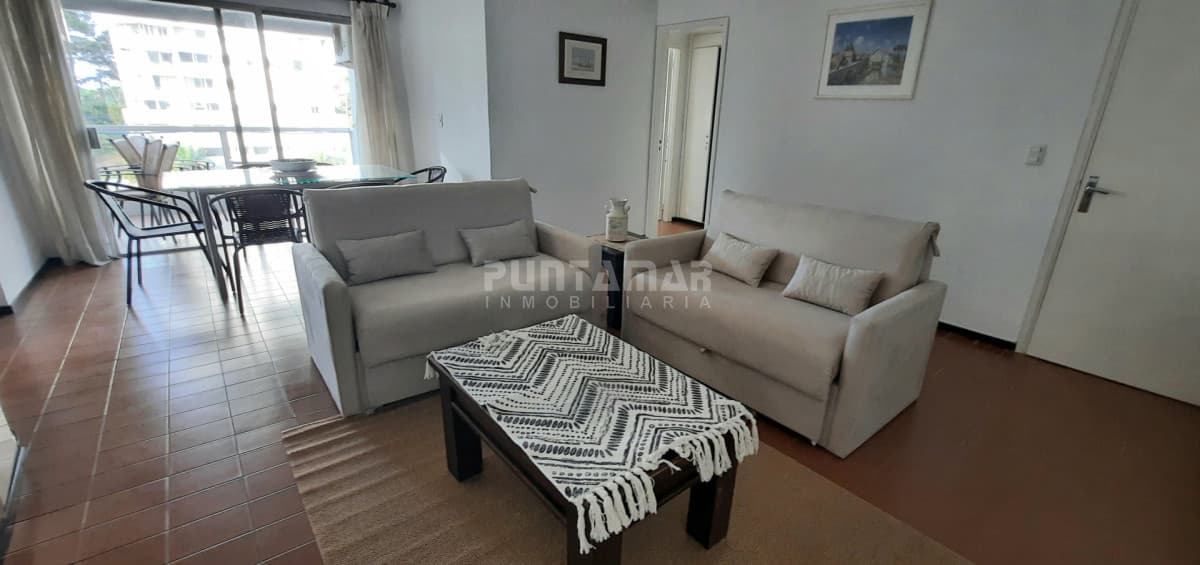 DEPARTAMENTO DE 3 DORMITORIOS CON BALCON   -