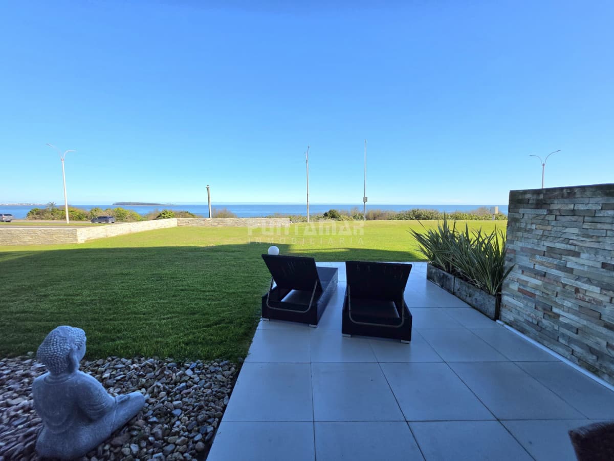 DEPARTAMENTO DE 2 DORMITORIOS CON VISTA AL MAR  -