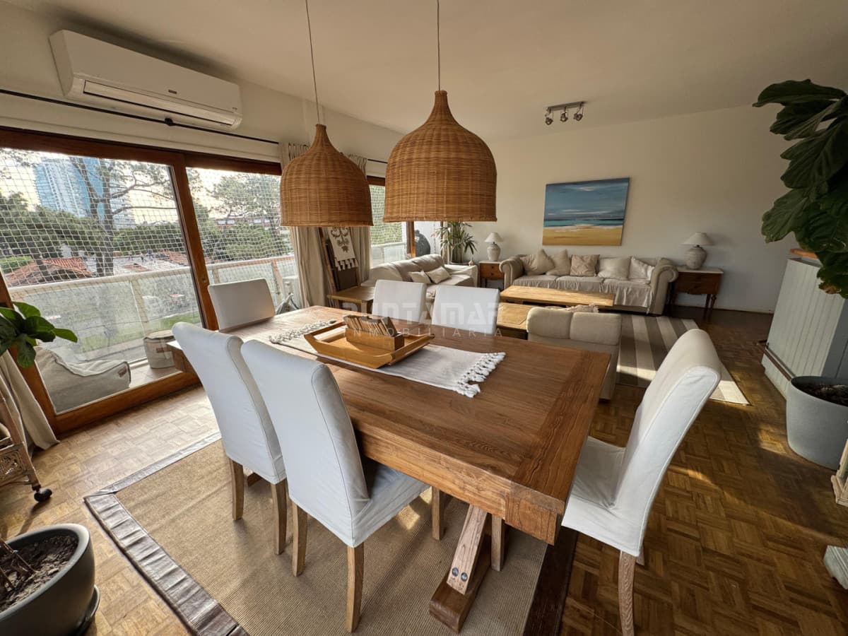 Apartamento ID.213910 - VENTA DEPARTAMENTO 3 DORMITORIOS CON GARAGE EN PLAZA MEXICO