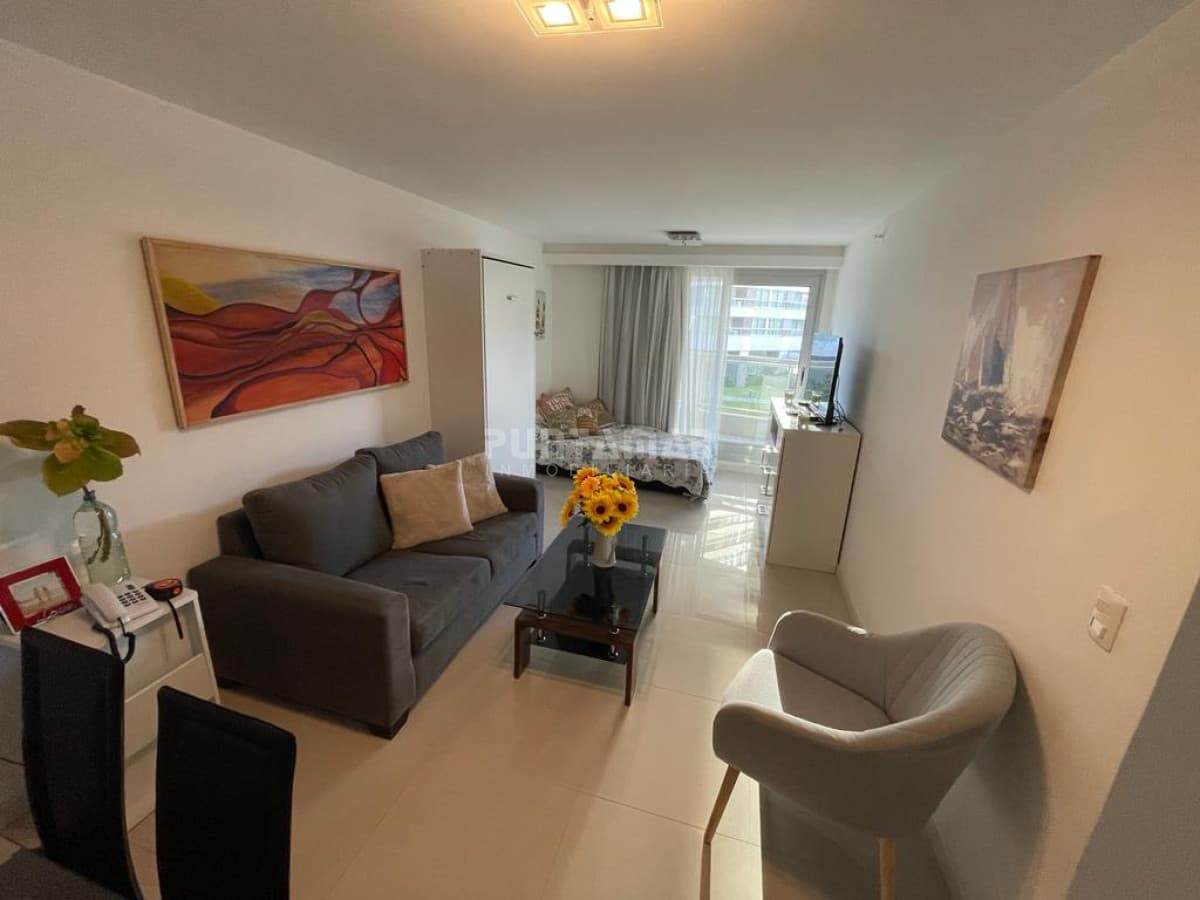 DEPARTAMENTO DE 1 DORMITORIO EN PARADA 10 DE PLAYA BRAVA   -