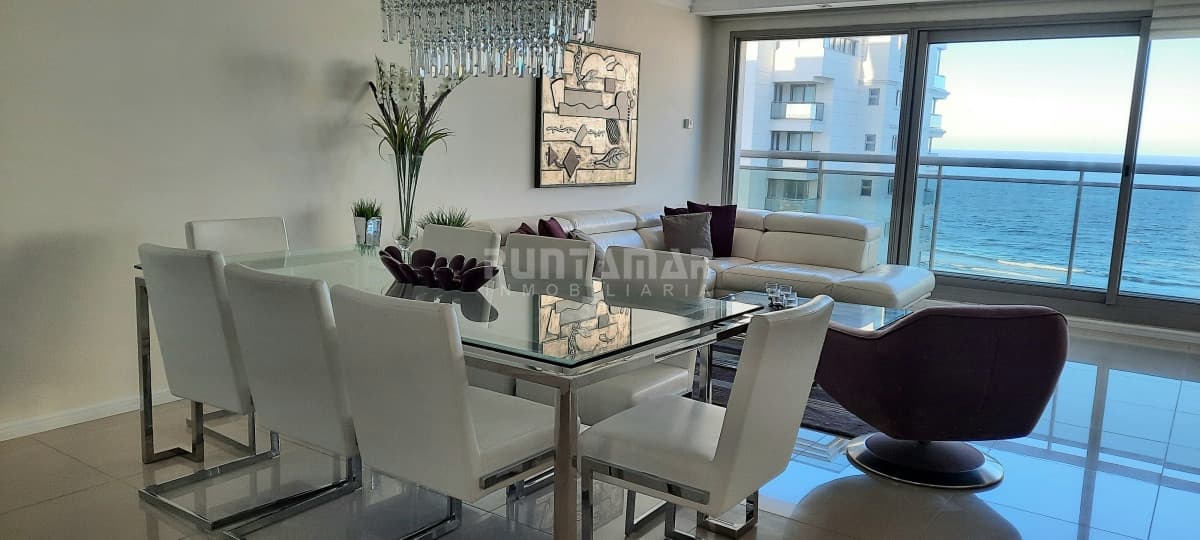 Apartamento ID.213328 - EXCLUSIVO DEPARTAMENTO DE 3 DORMITORIOS EN SUITE EN EDIFICIO DE CATEGORIA