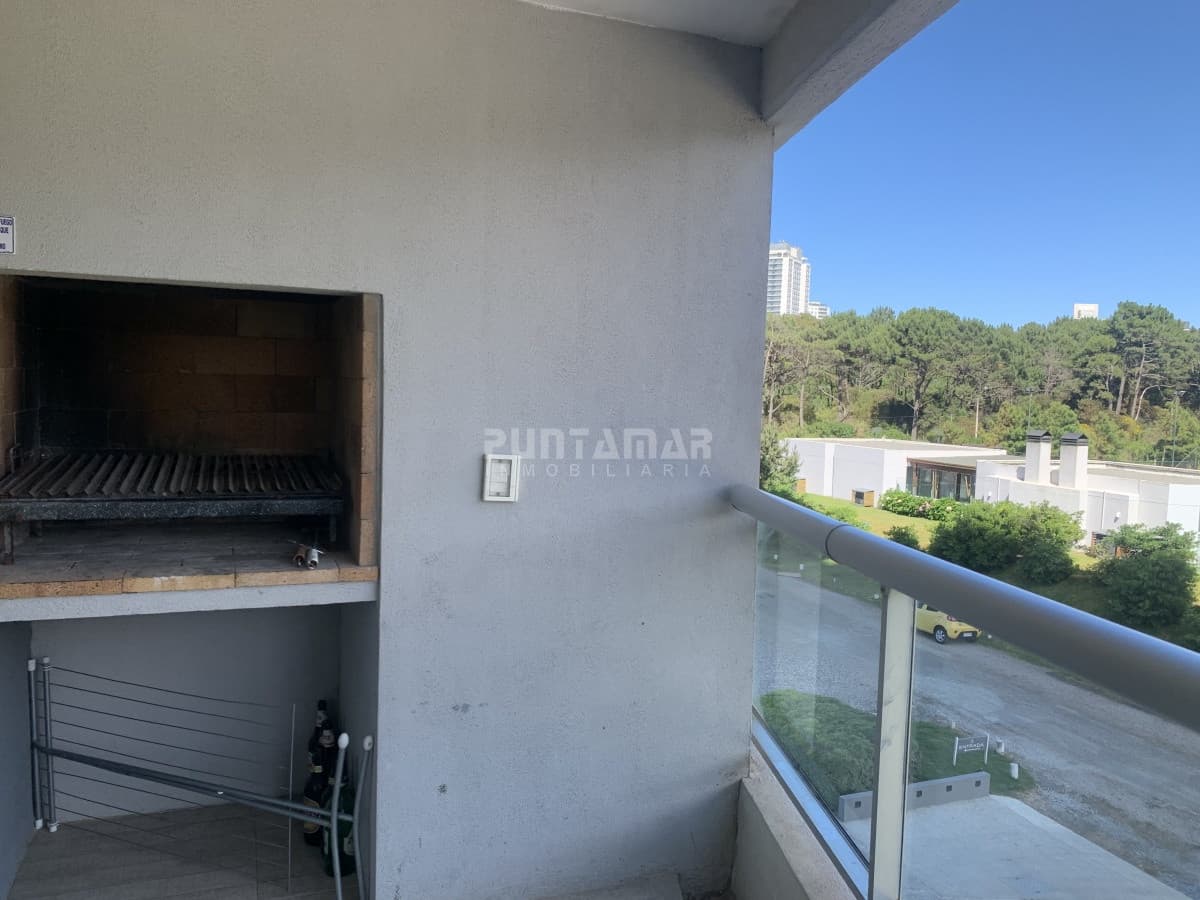 DEPARTAMENTO DE 1 DORMITORIO EN PARADA 10 DE PLAYA BRAVA   -