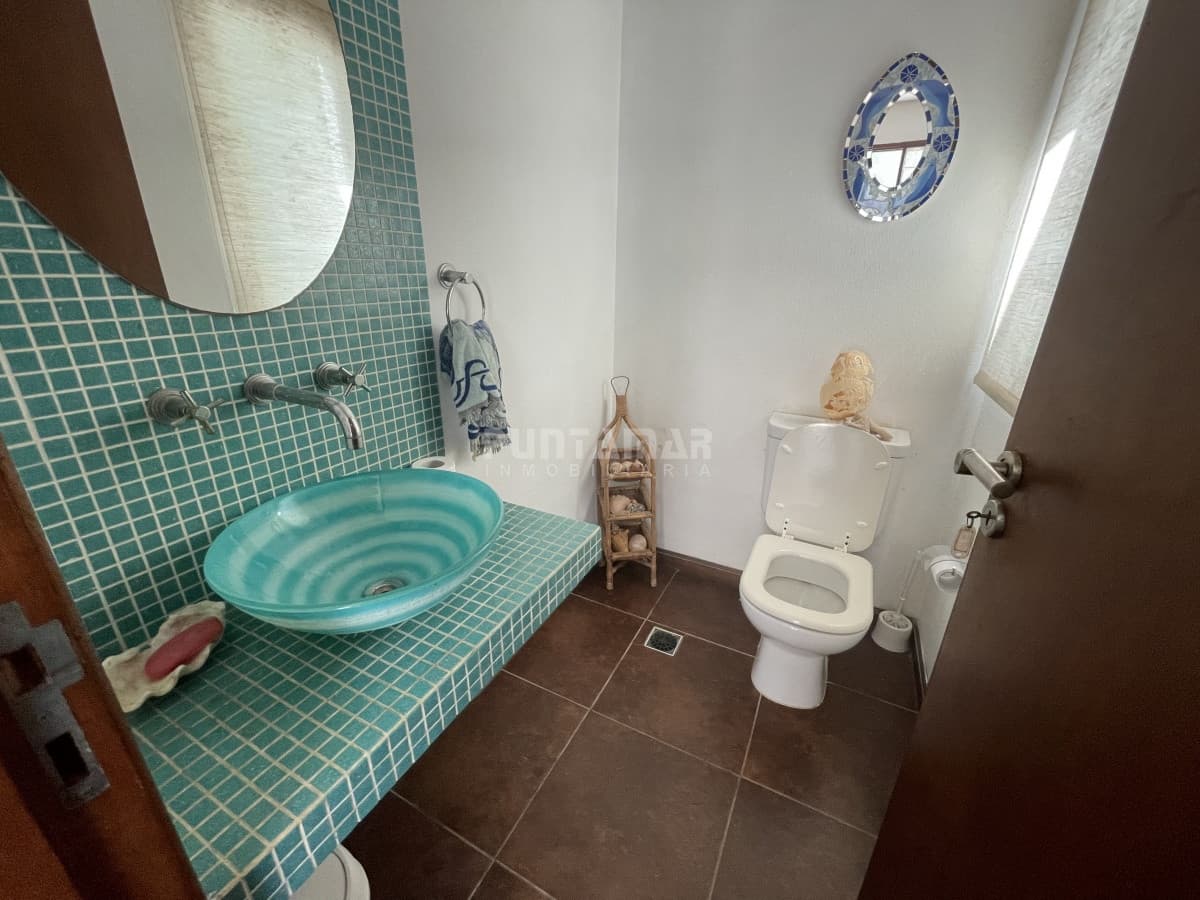 MODERNA CASA EN ALQUILER CON PISCINA EN LA BARRA  -
