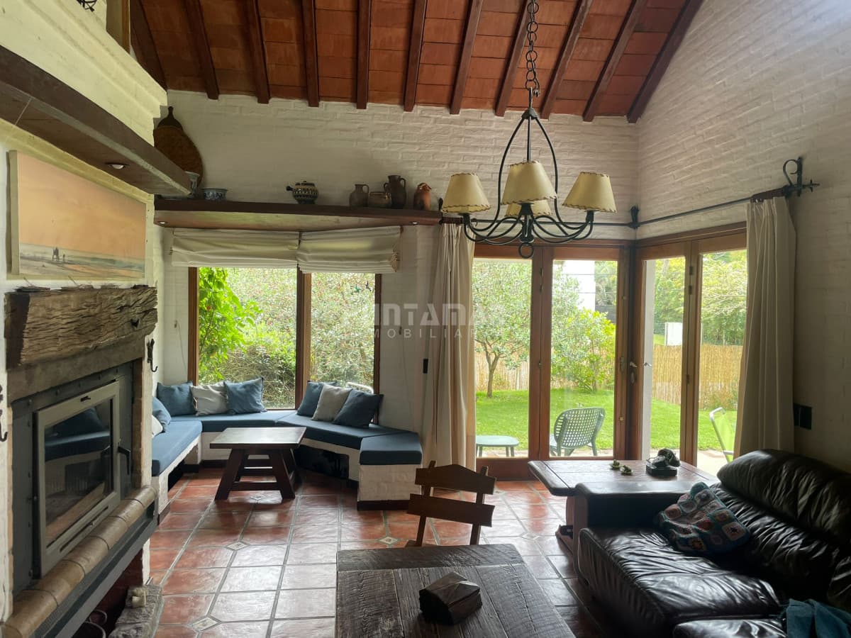 CALIDA CASA EN SAN RAFAEL ALQUILER A METROS DEL MAR  -