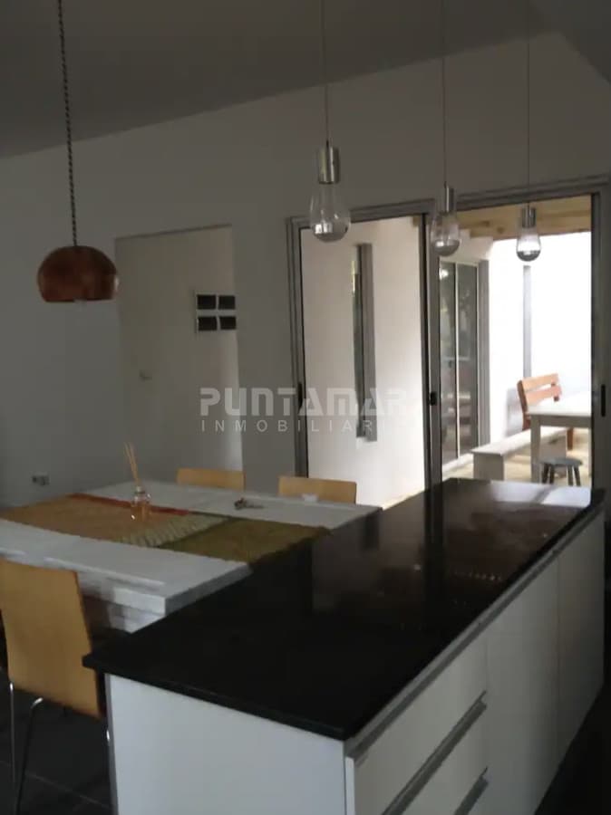 CASA EN ALQUILER EN BARRA VERDE CON PISCINA  -