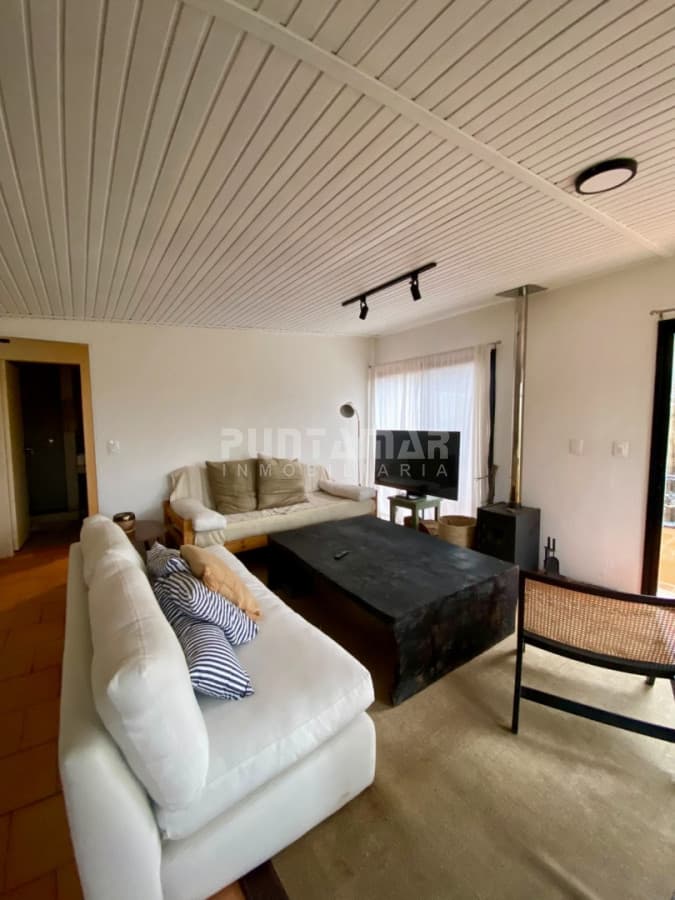ALQUILER CASA EN MANANTIALES  -