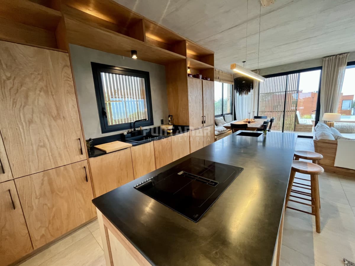 ALQUILER CASA CON VISTA AL MAR, PISCINA Y 3 DORM EN EL CHORRO  -
