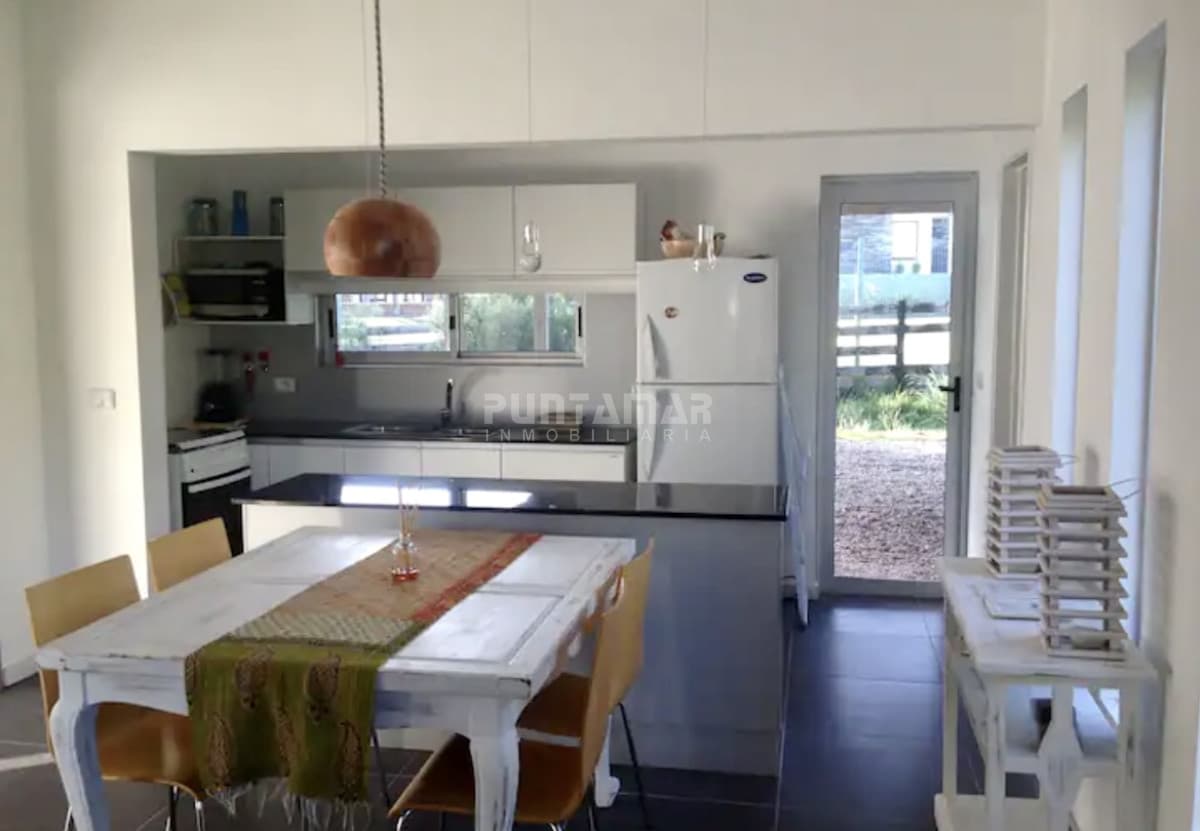 CASA EN ALQUILER EN BARRA VERDE CON PISCINA  -