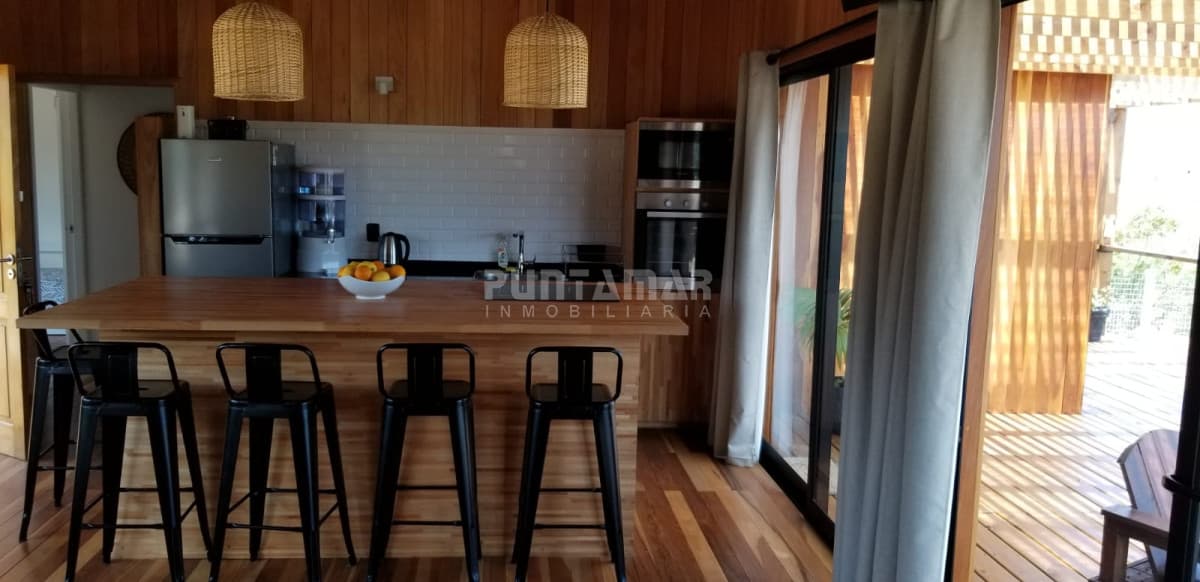 ALQUILER HERMOSA CASA A ESTRENAR EN MANANTIALES  -