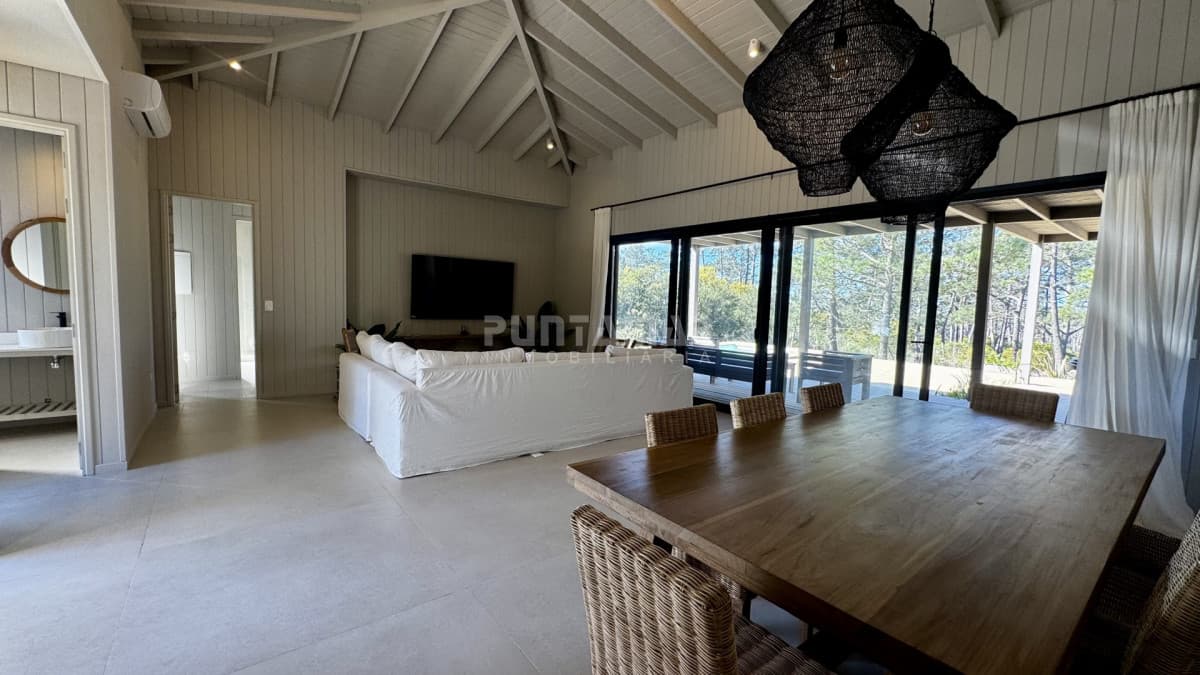 Casa ID.213778 - VENTA CASA DE 3 DORMITORIOS Y PISCINA EN RESERVA MONTOYA