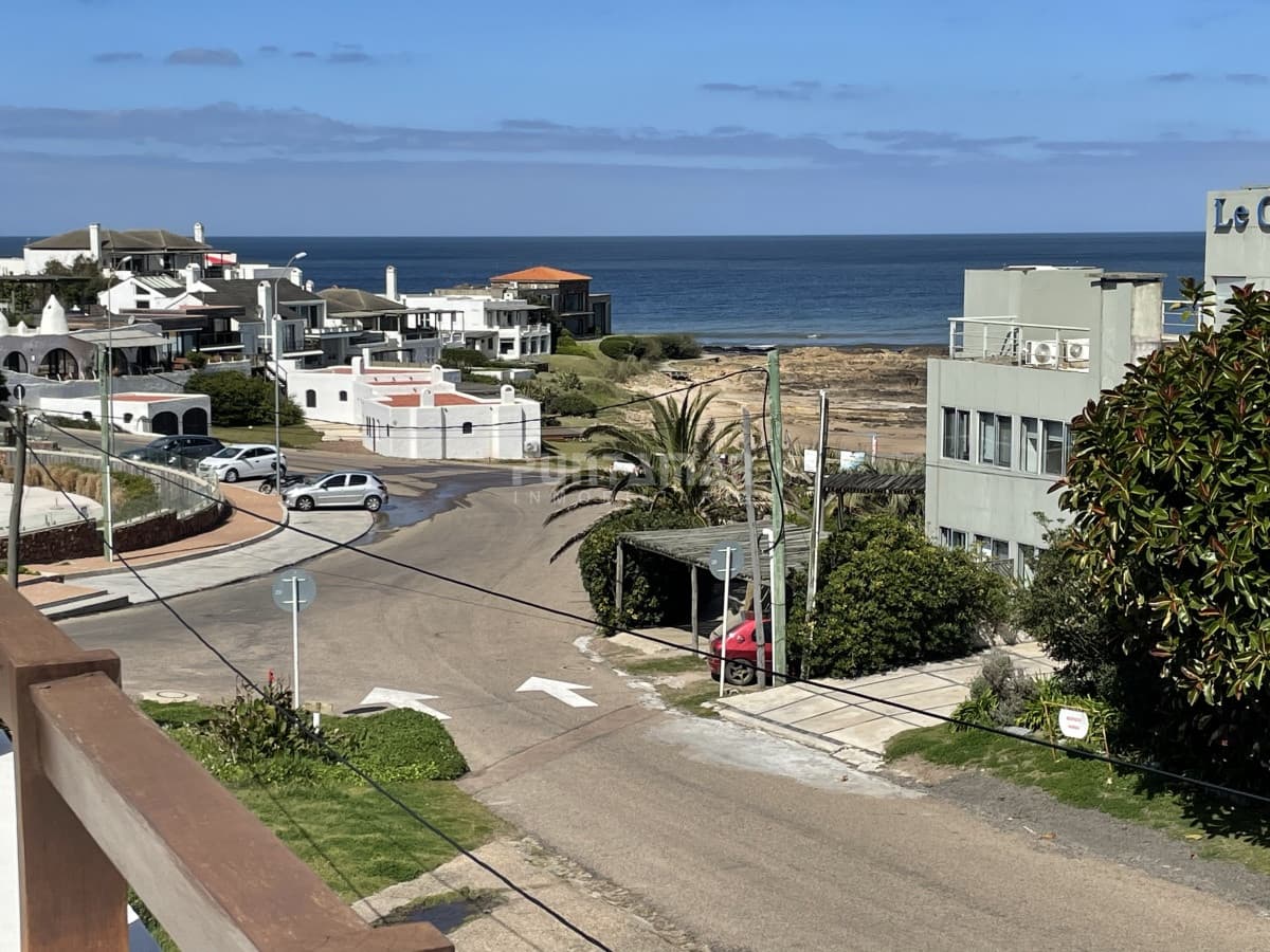 ALQUILER CASA 3 DORMITORIOS MAS DEPENDENCIA EN LA POSTA DEL CANGREJO  -