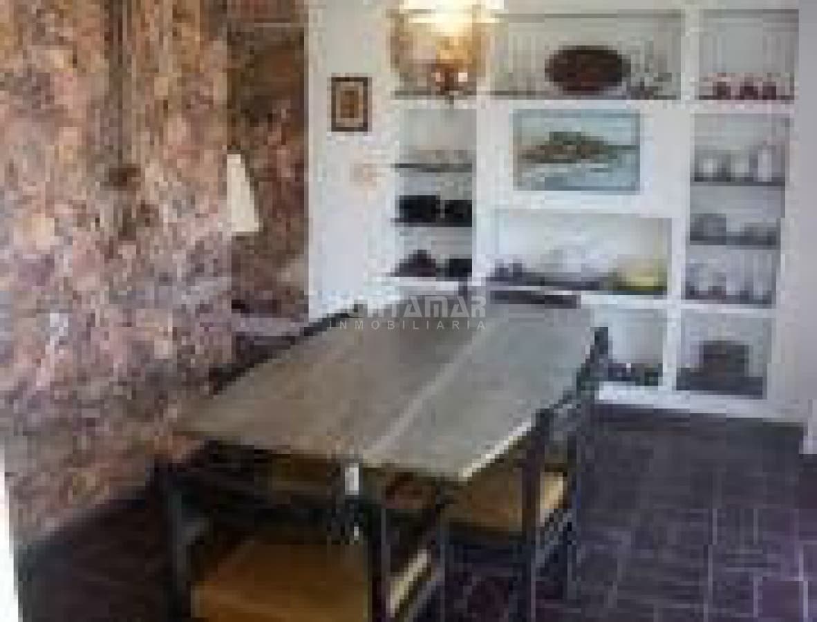 ALQUILER CASA DE 4 DORMITORIOS   -