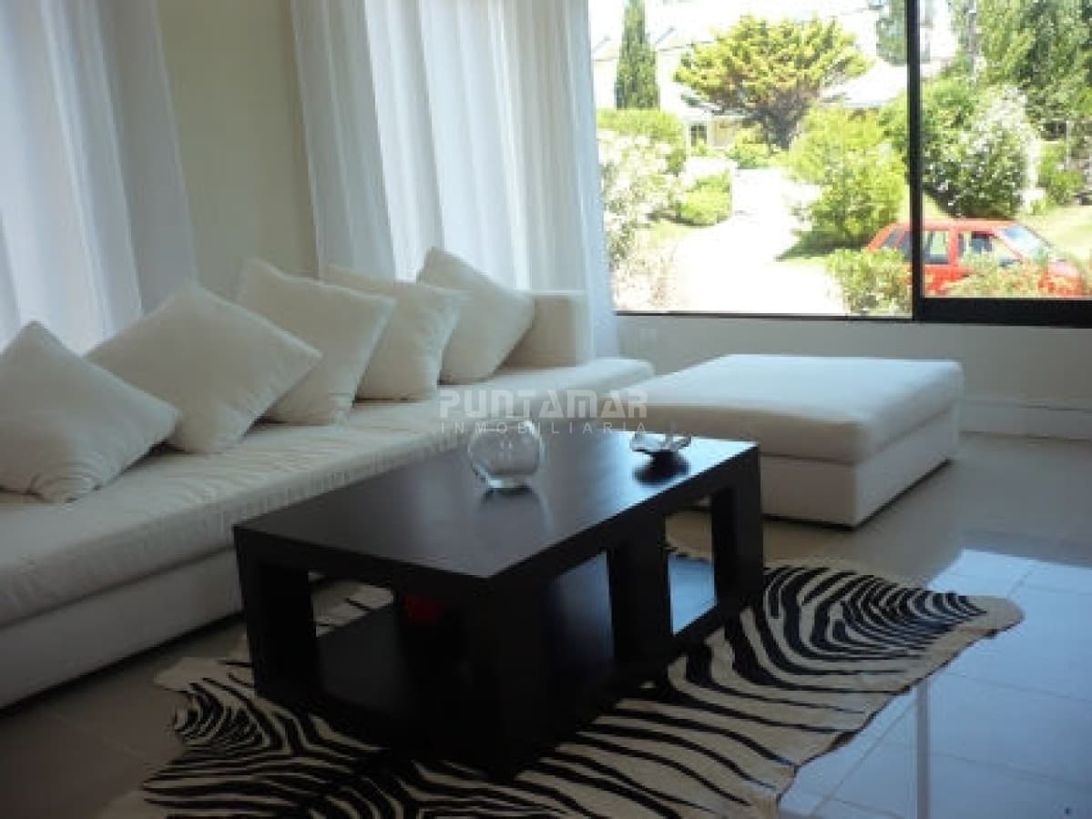 Casa ID.210919 - VENTA CASA LA BARRA DE 4 DORMITORIOS