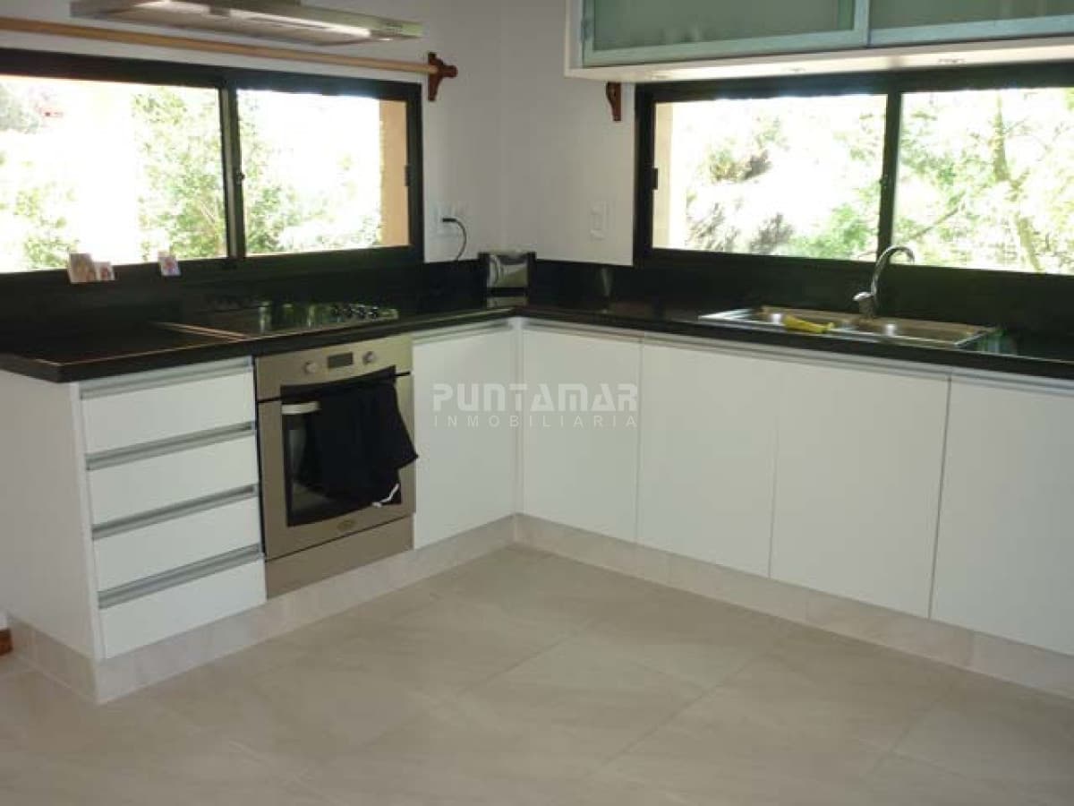 Casa ID.210948 - Venta de. Casa  en la Barra a pasos de playa Montoya