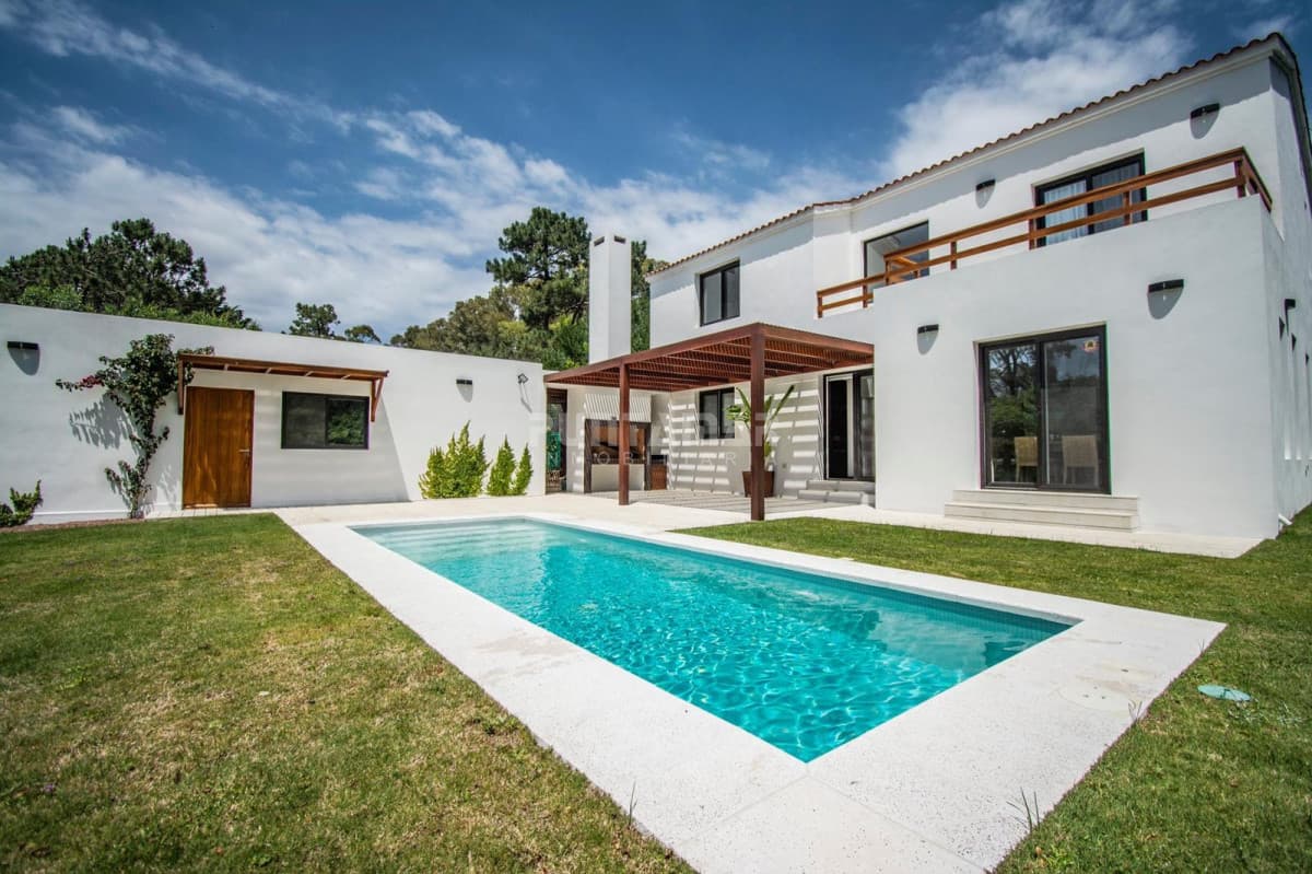 ALQUILER CASA 5 DORMITORIOS CPON PISCINA EN RINCON DEL INDIO  -