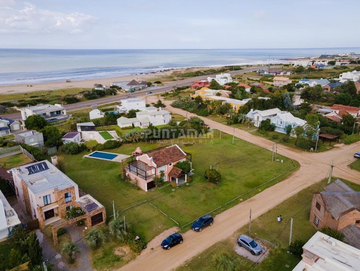 Terreno ID.213177 - VENTA TERRENO MONTOYA A 1 CUADRA DEL MAR