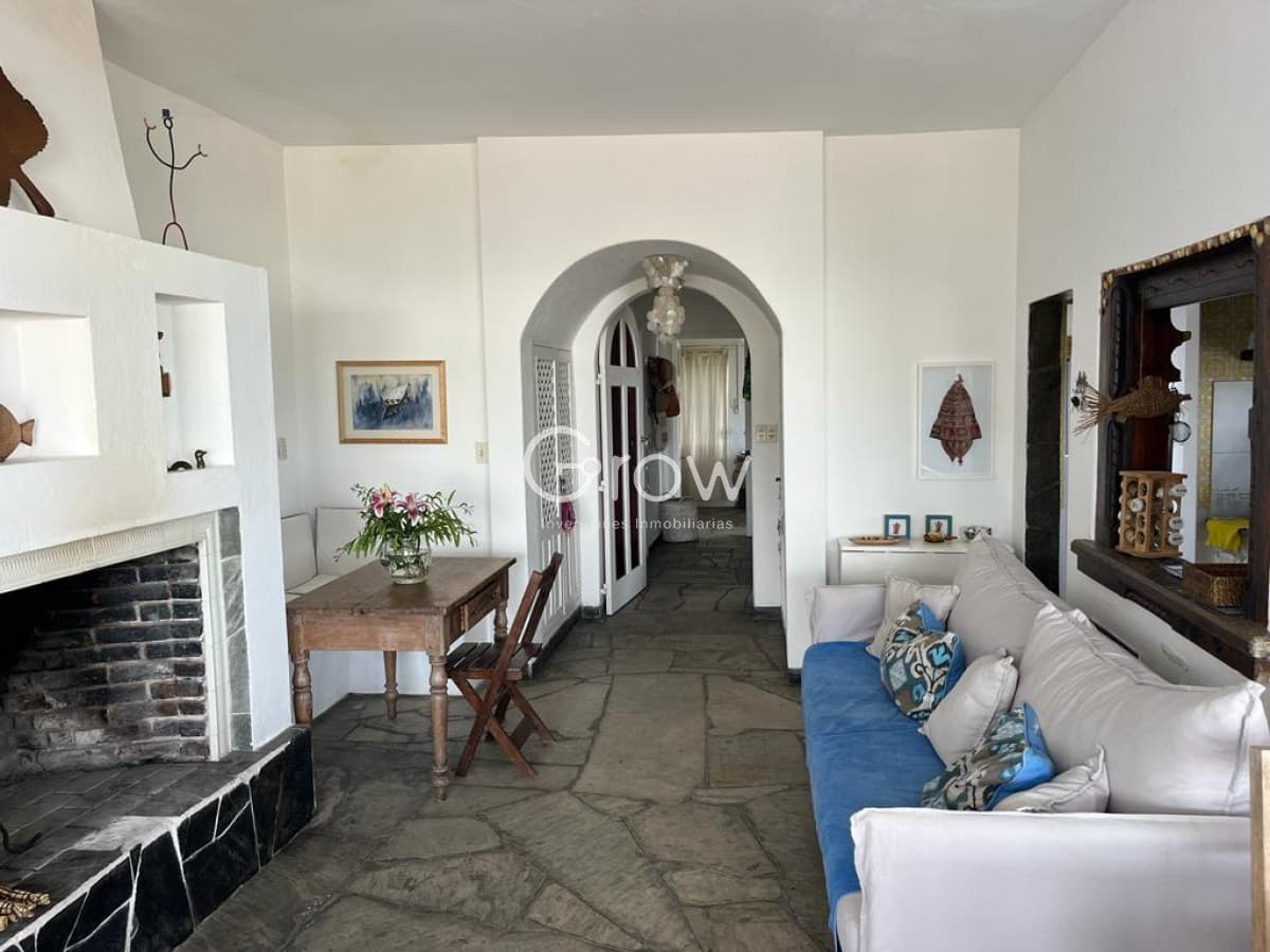 Casa de 3 dormitorios a pasos del mar en Manantiales   -