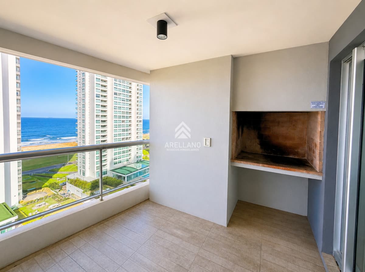 Apartamento ID.6959 - Apartamento en Venta 3 Dormitorios y Dependencia con Vista al Mar y Parrillero en Look Brava Punta del Este