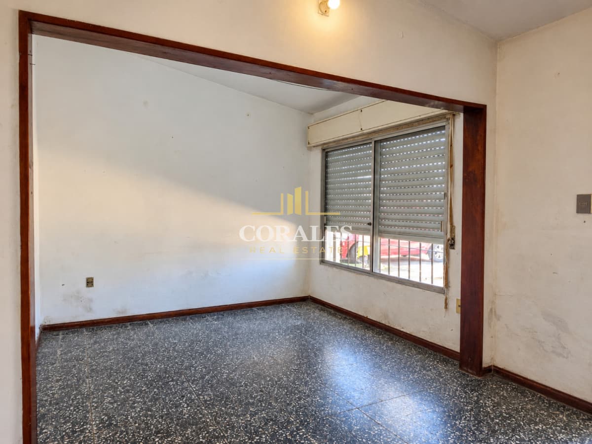 CASA EN VENTA 3 DORMITORIOS + APTO PARA TERMINAR - MALDONADO