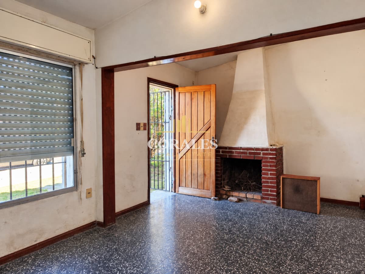 CASA EN VENTA 3 DORMITORIOS + APTO PARA TERMINAR - MALDONADO