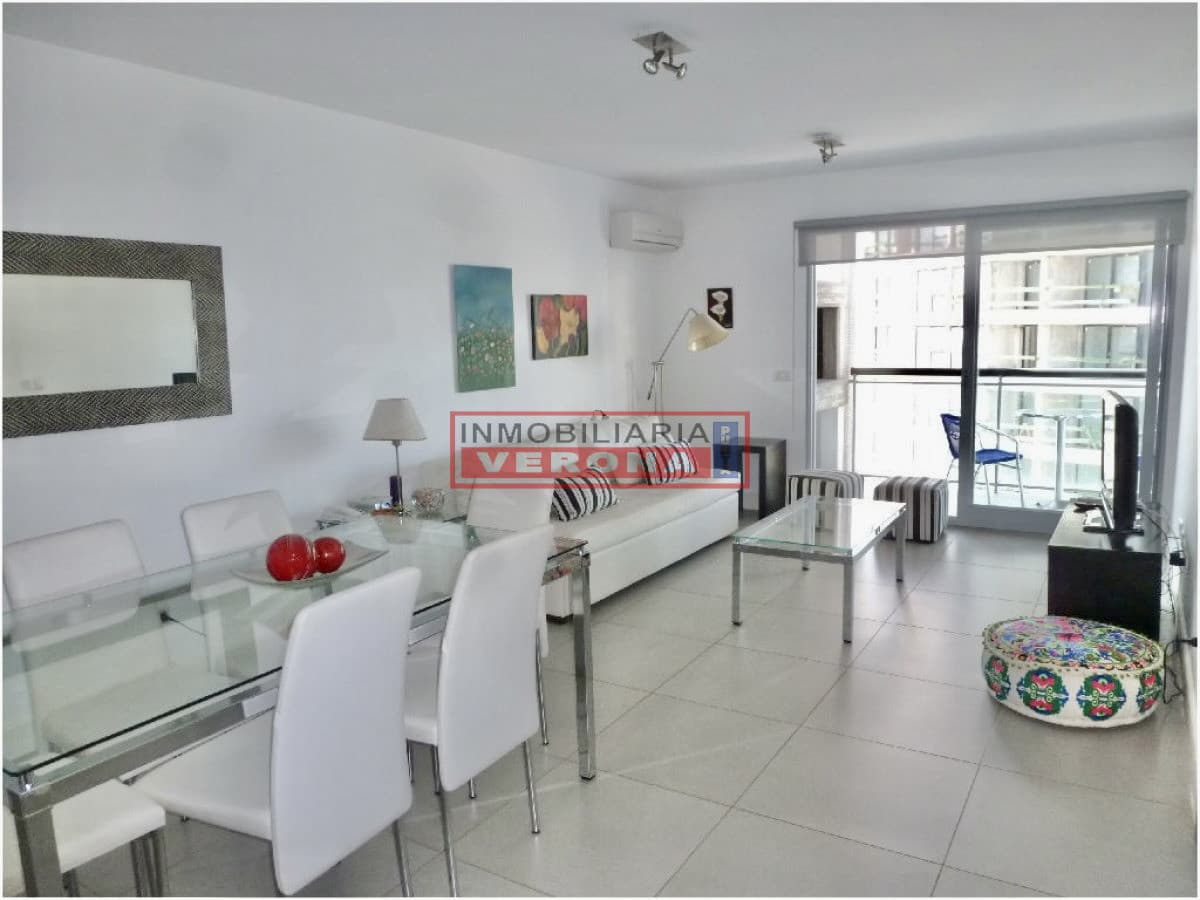 Apartamento en alquiler , Punta del Este, 2 dormitorios con parrilla propia - Inmobiliaria Verona Punta