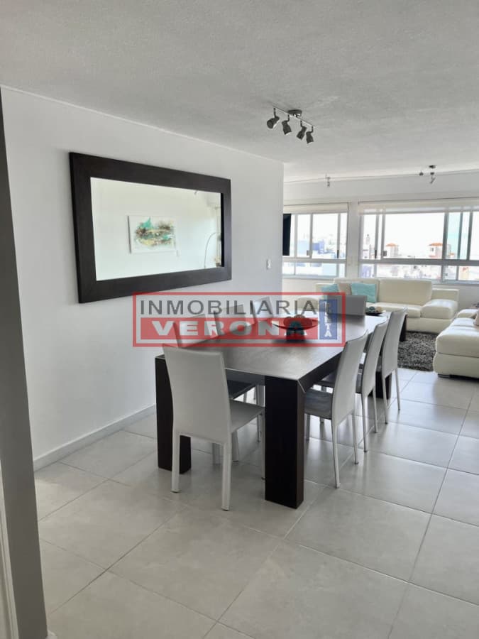 Torre VAN GOGH - Apto Reciclado en Venta de 2 Dormitorios! - Inmobiliaria Verona Punta