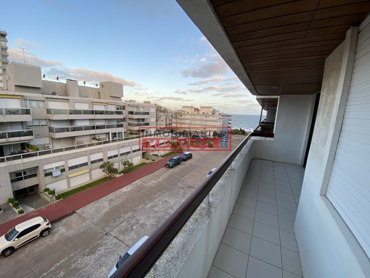 Céntrico Penthouse en la Península !!! - Inmobiliaria Verona Punta