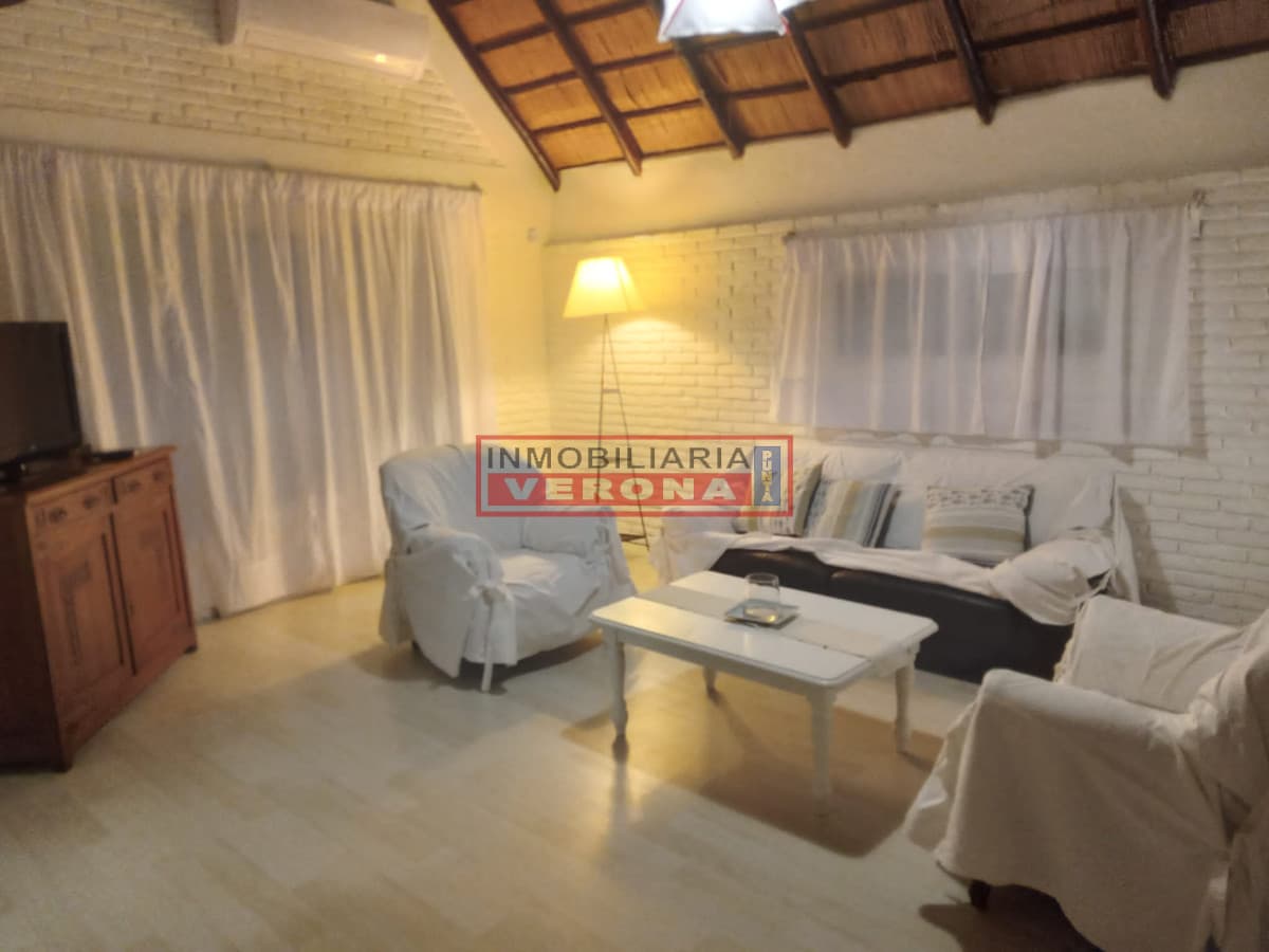 Casa en Pinares, 3 dormitorios, a mts MAR* - Inmobiliaria Verona Punta