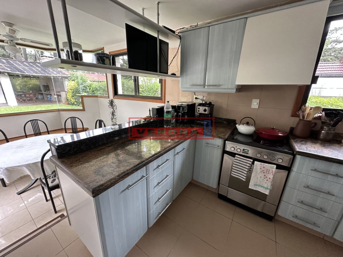 Casa en alquiler enero de 4 dormitorios en Punta del Este  - Inmobiliaria Verona Punta