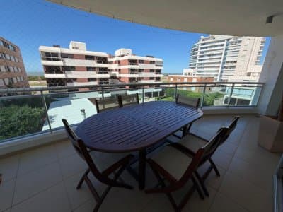 Apartamento en venta de 3 dormitorios en Forest Tower , Punta del este   -