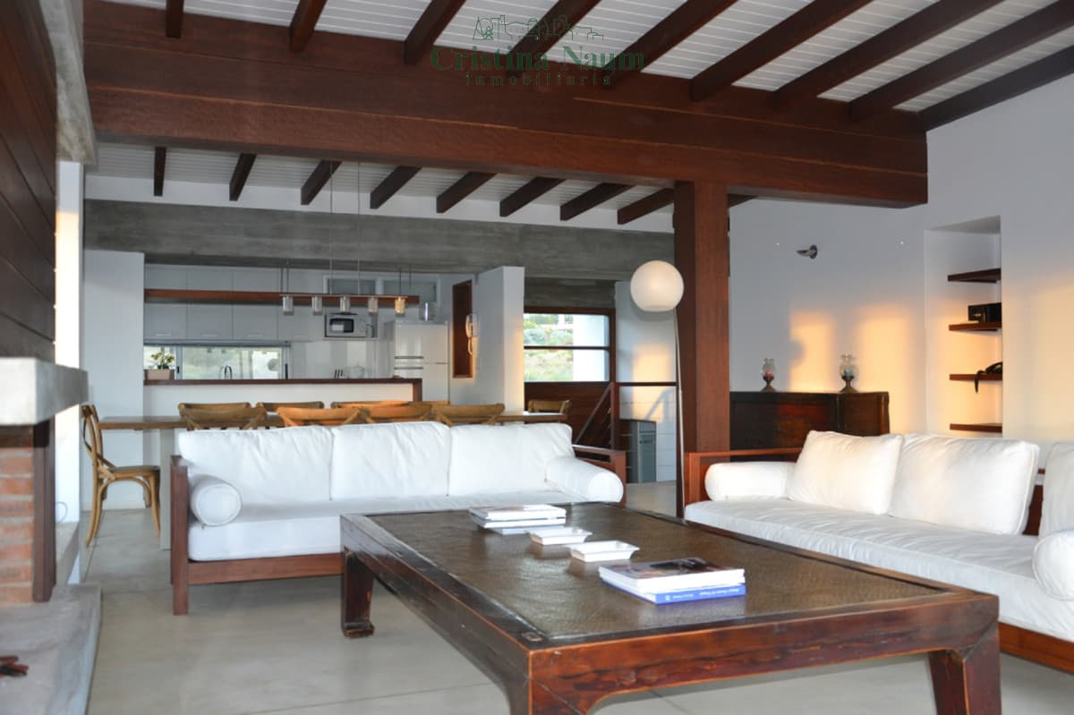HERMOSA CASA EN ALTOS DE PUNTA PIEDRAS