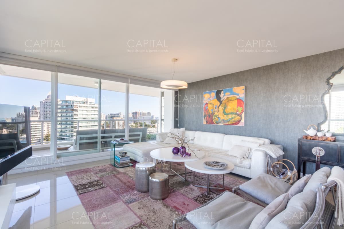 Departamento en Venta en Playa Brava con espectacular vista