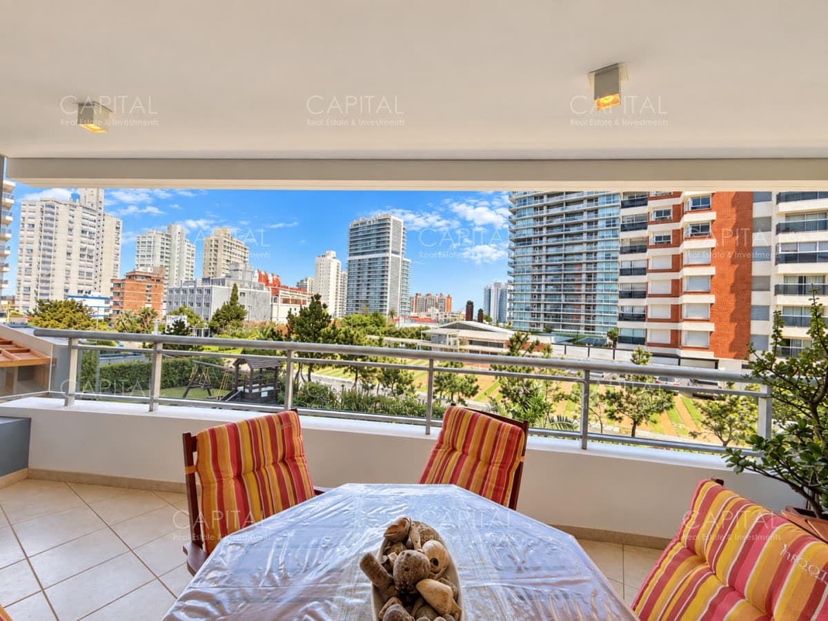 Apartamento en Venta Punta del Este Tres Dormitorios en Venta