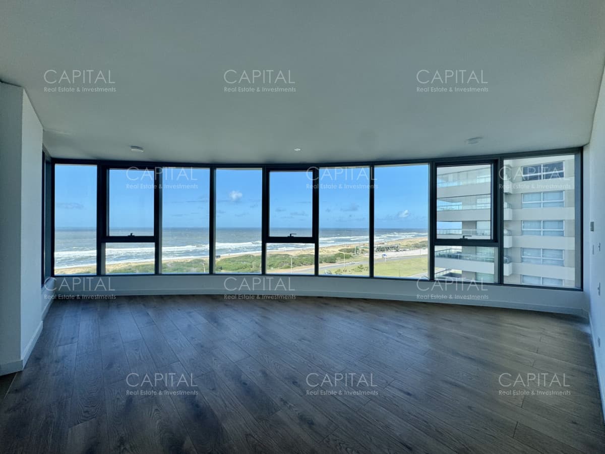 TRUMP TOWER DE TRES DORMITORIOS Y SERVICIO EN VENTA PUNTA DEL ESTE