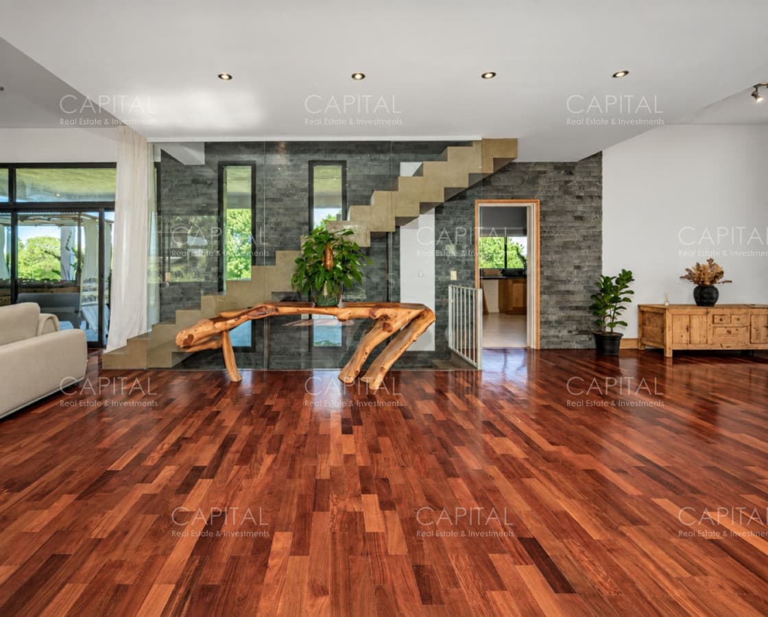 Casa en venta con renta en Lomas de La Tahona