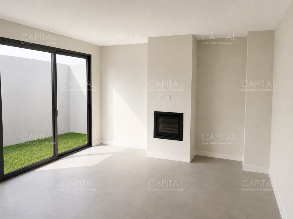 Casa en venta de tres dormitorios en housing con piscina en Carrasco Norte