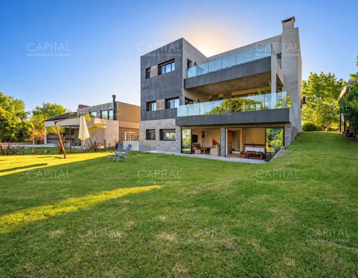 Casa en venta con renta en Lomas de La Tahona