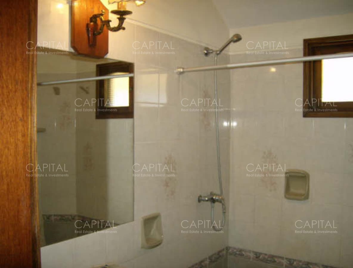Comoda Casa En El Tesoro,La Barra de 4 dormitorios