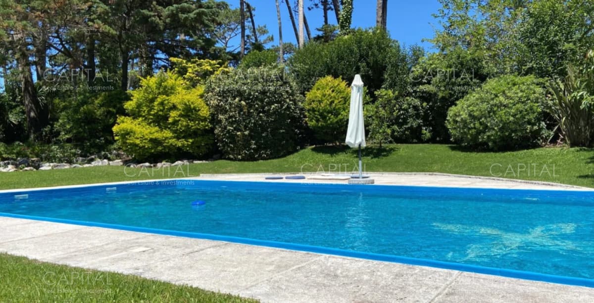 Casa en venta y Alquiler en la mejor zona de playa mansa, Punta del Este