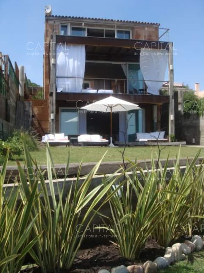 Exclusiva Casa en Jose Ignacio sobre la Playa