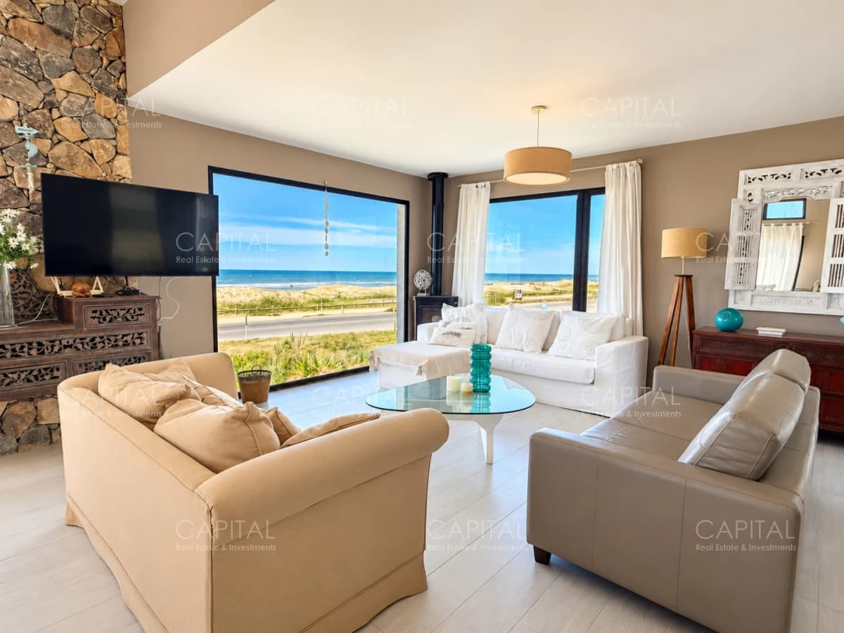 Casa en venta en Manantiales frente al mar con espectacular vista