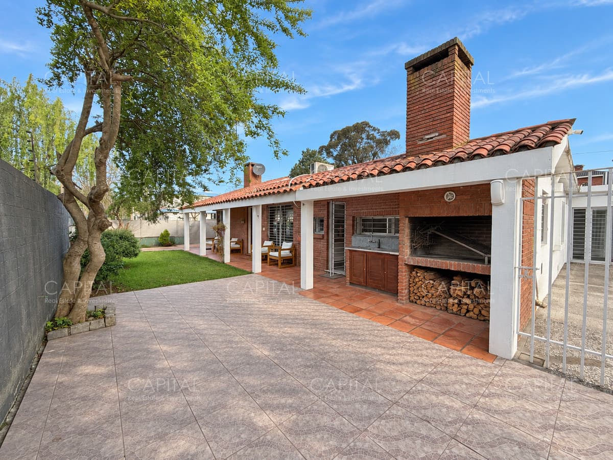 Casa en venta en Colón con apartamento independiente